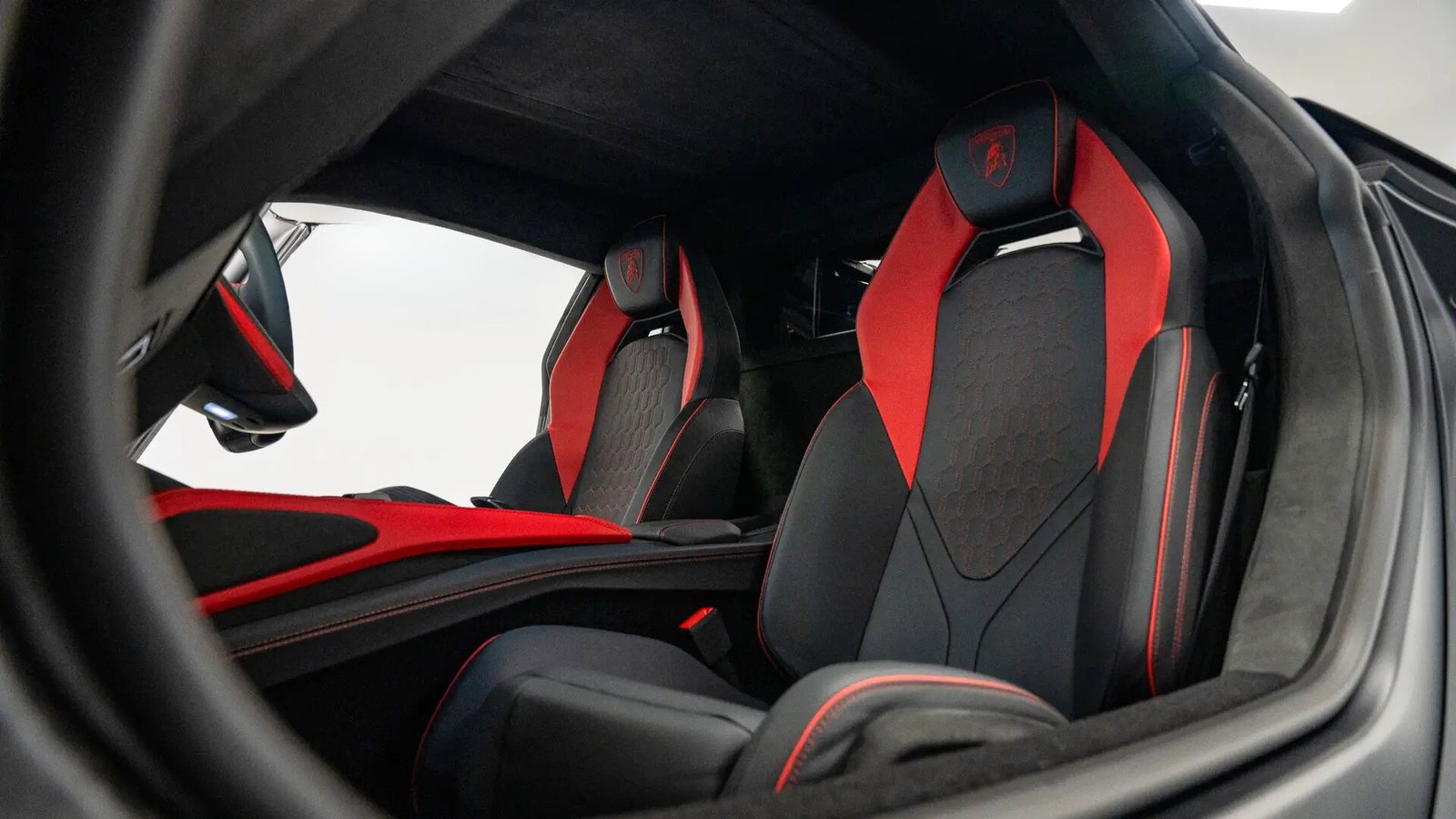 Lamborghini Revuelto